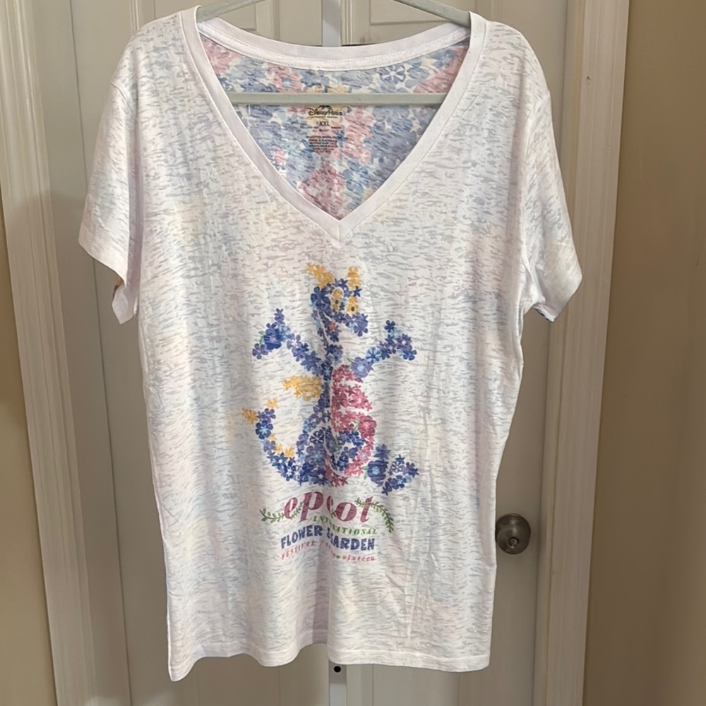 Disney White and Blue Graphic Short Sleeve Tee